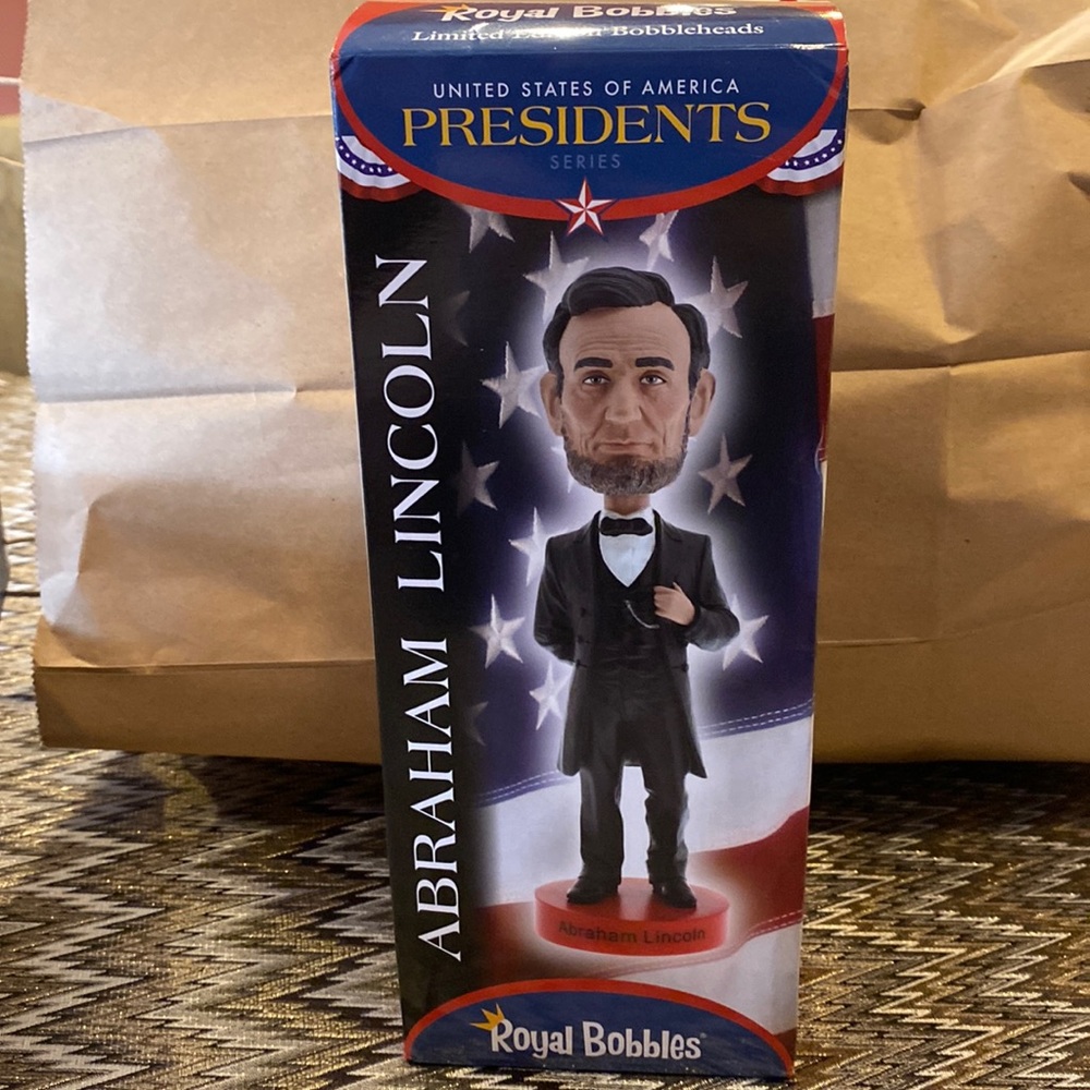 Mere in box Abraham Lincoln bobble head